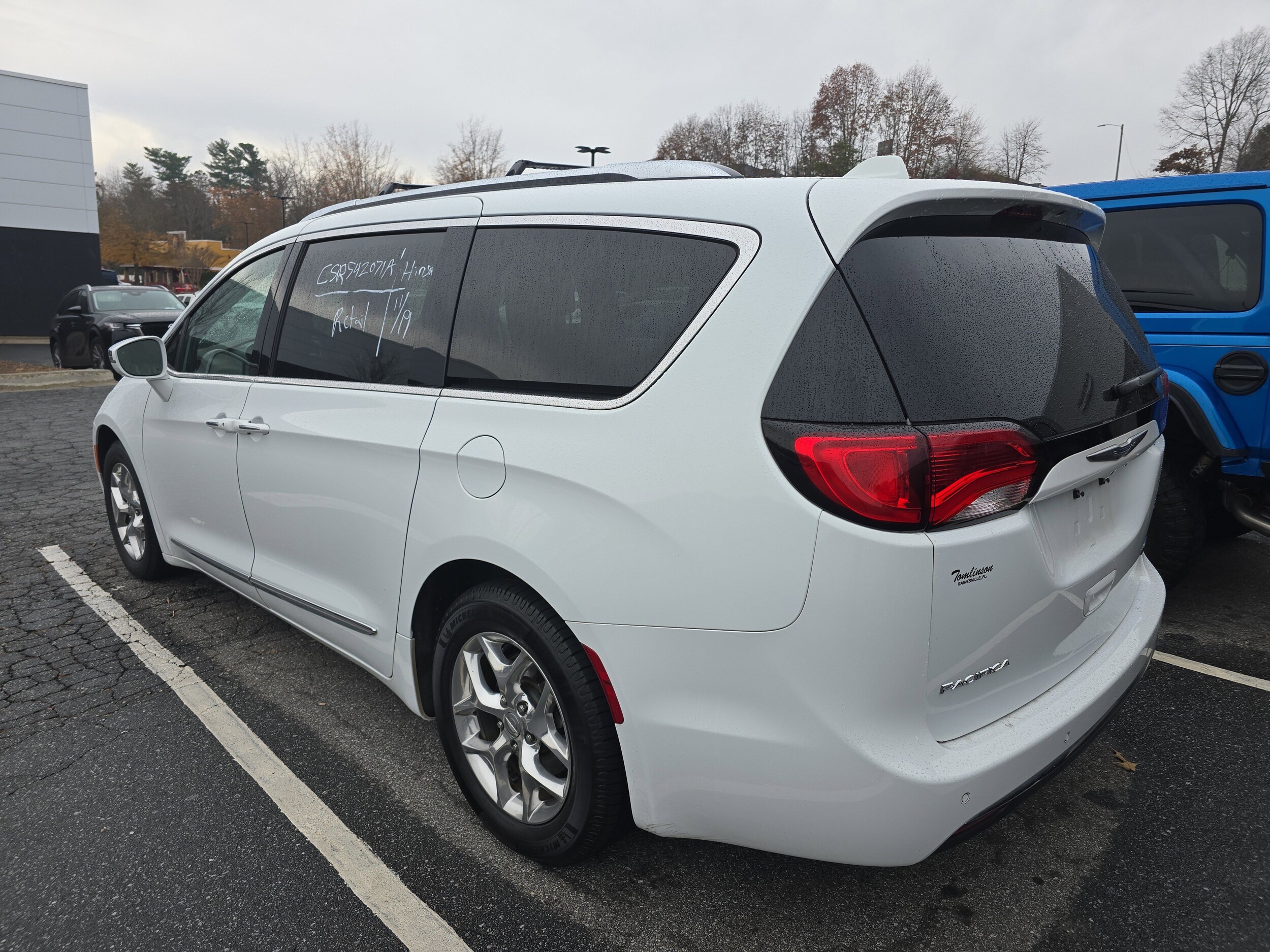 2018 Chrysler Pacifica Limited photo 3