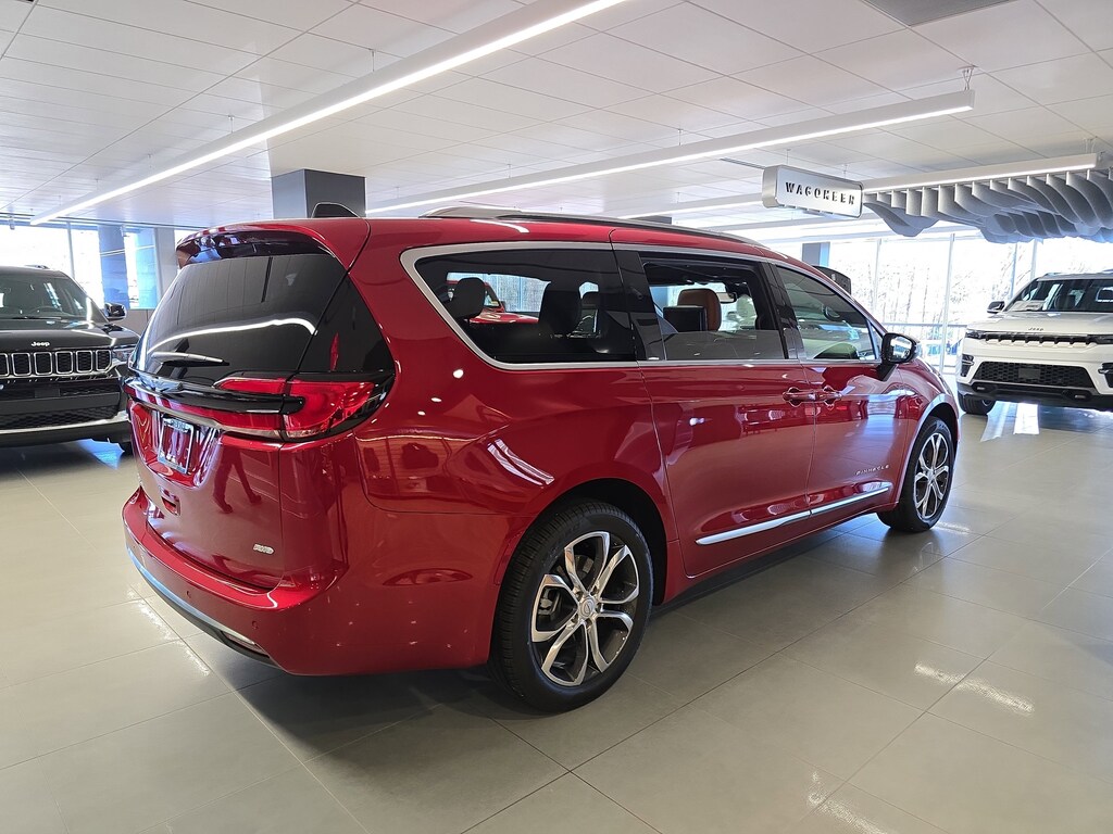 New 2026 Chrysler Pacifica PINNACLE AWD Passenger Van