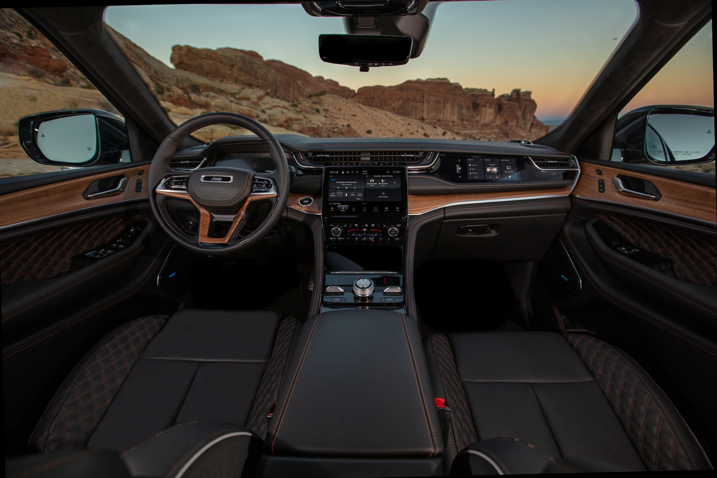 2025 Jeep Grand Cherokee front interior and dashboard
