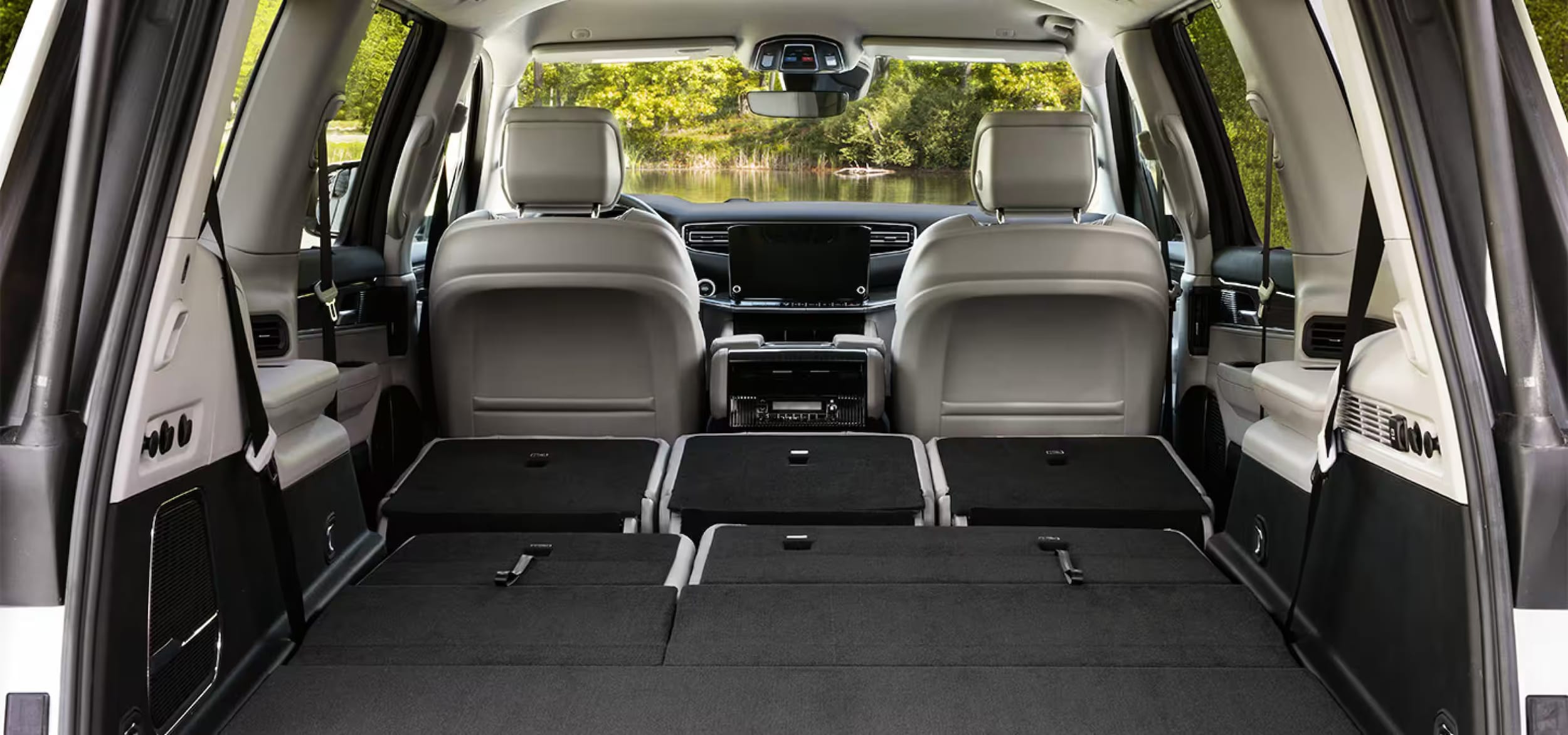 2025-wagoneer-jeep-interior-rear-view.png