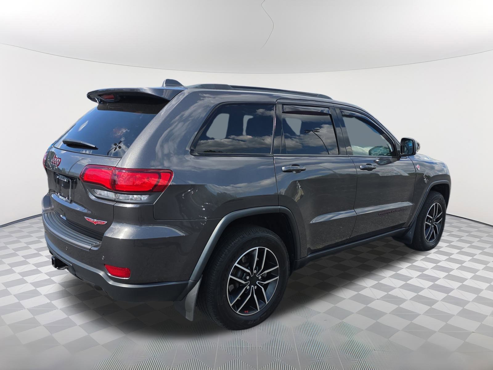 2021 Jeep Grand Cherokee Trailhawk photo 3