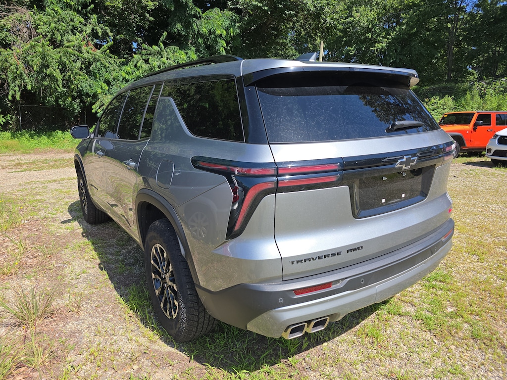 Used 2025 Chevrolet Traverse Z71 SUV