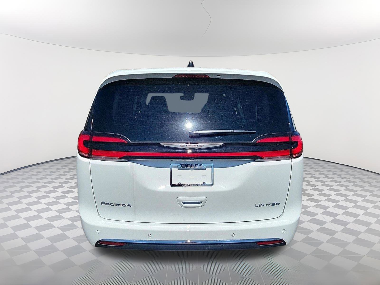 2024 Chrysler Pacifica Limited photo 4