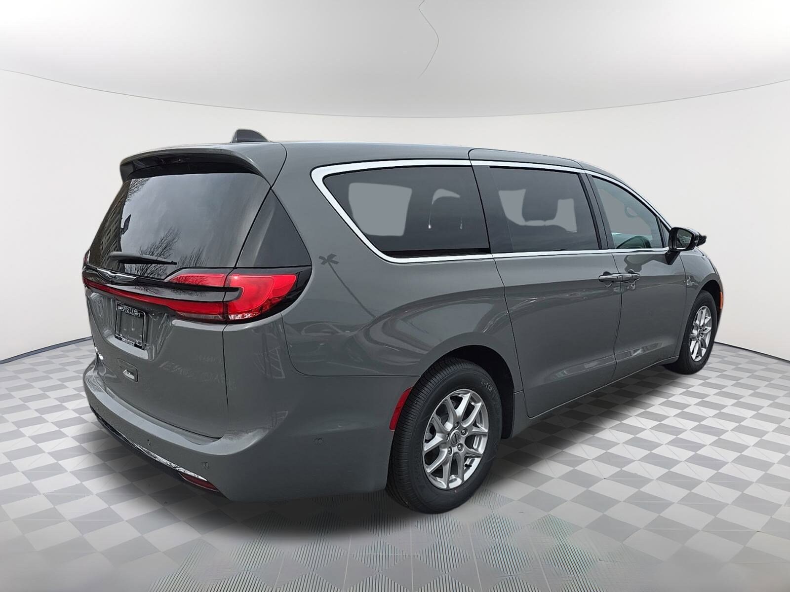 2025 Chrysler Pacifica photo 3