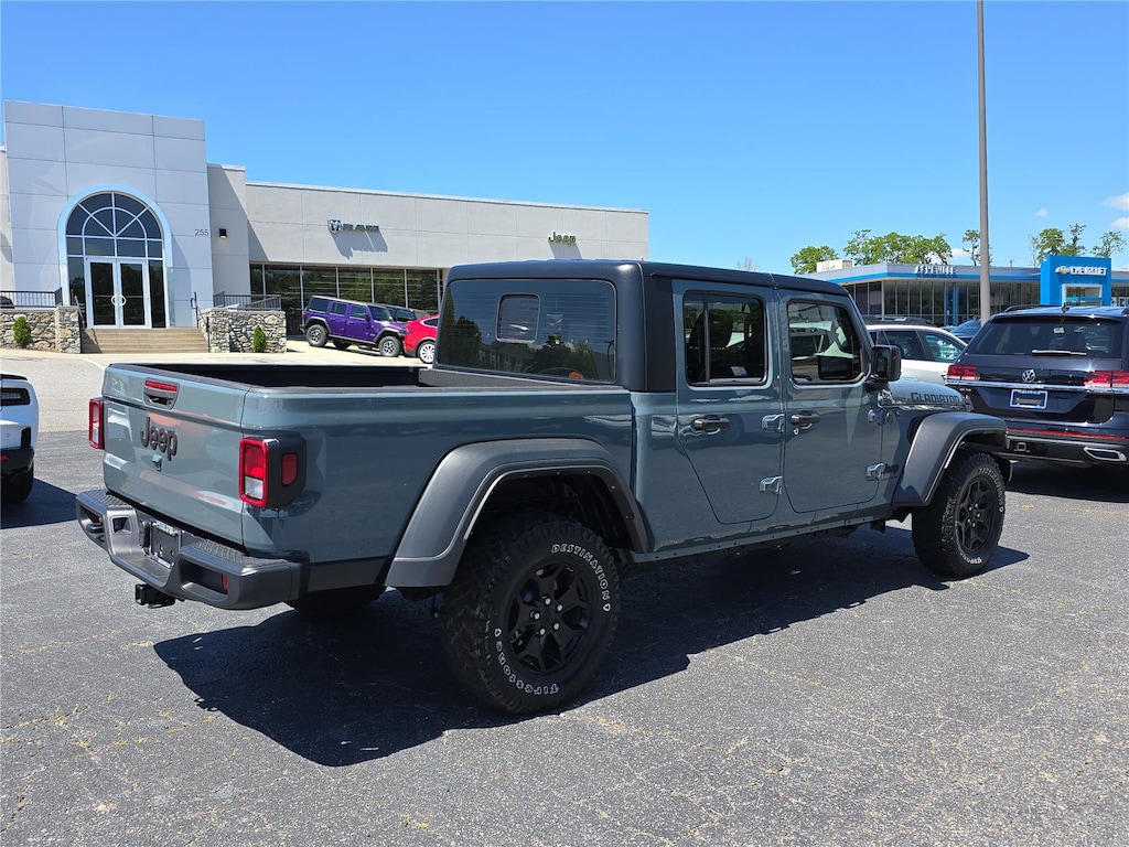 Used 2024 Jeep Gladiator Sport Truck