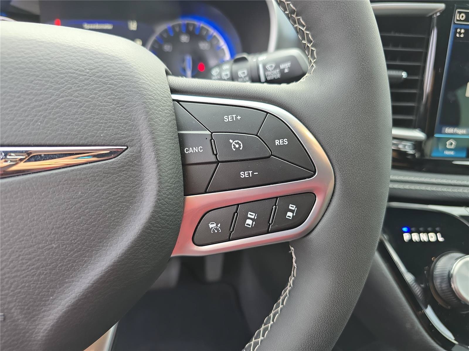 2026 Chrysler Pacifica Select - Photo 28