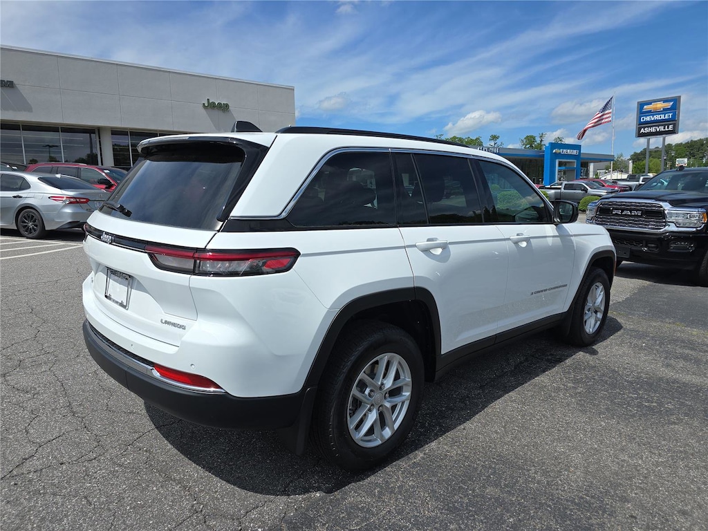 New 2026 Jeep Grand Cherokee LAREDO X 4X4 Sport Utility