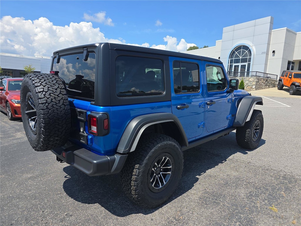 New 2026 Jeep Wrangler 4-DOOR WILLYS Sport Utility