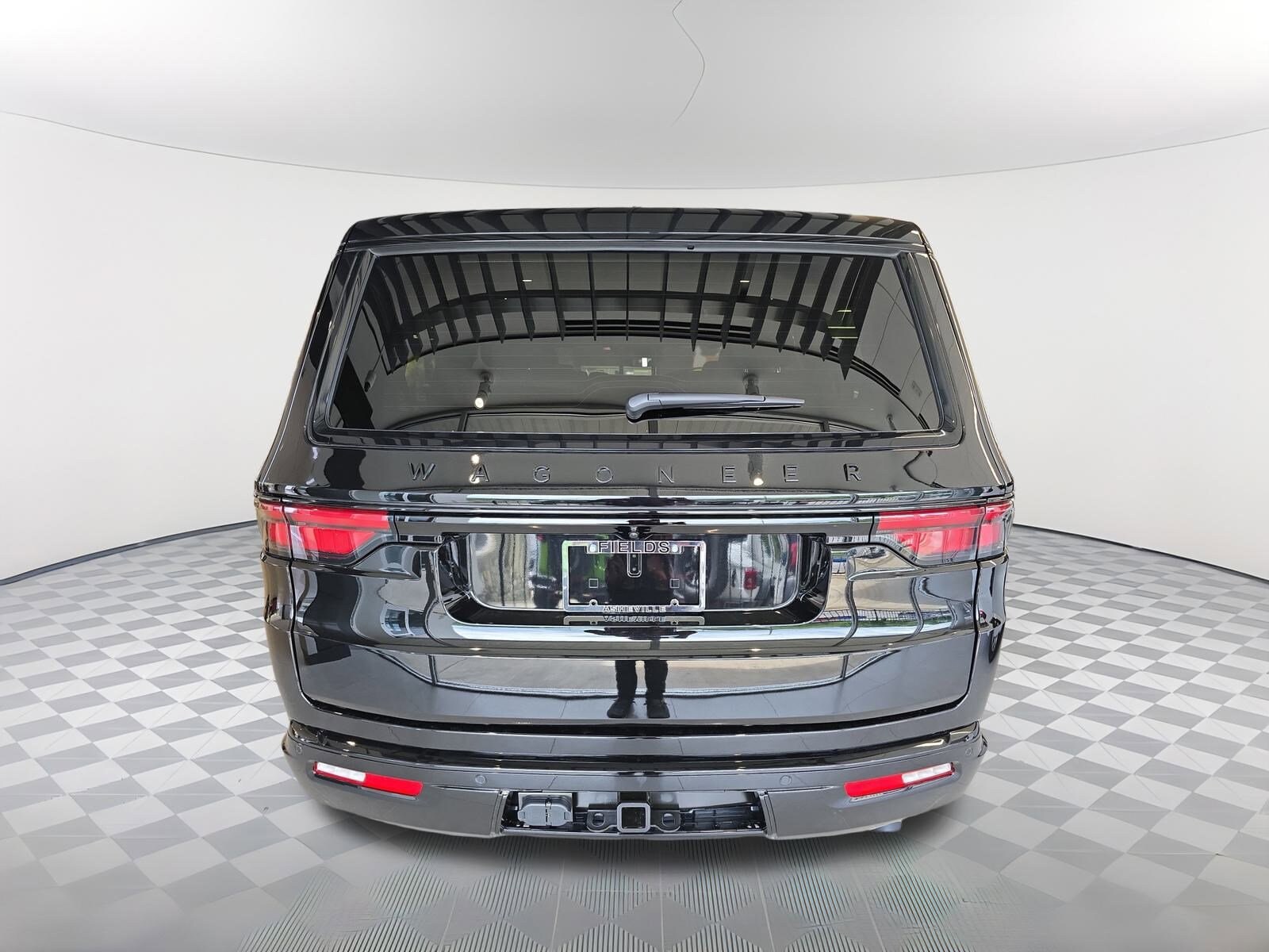 2025 Jeep Wagoneer Carbide photo 3