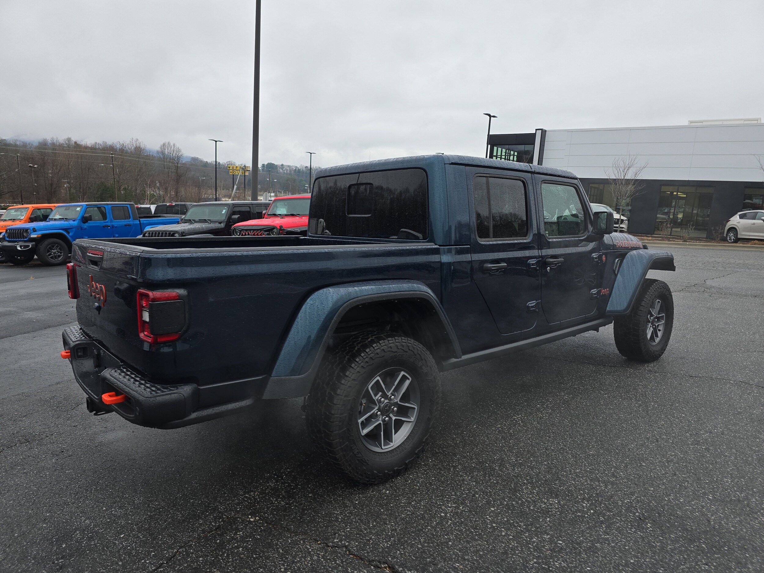 2025 Jeep Gladiator Mojave photo 3