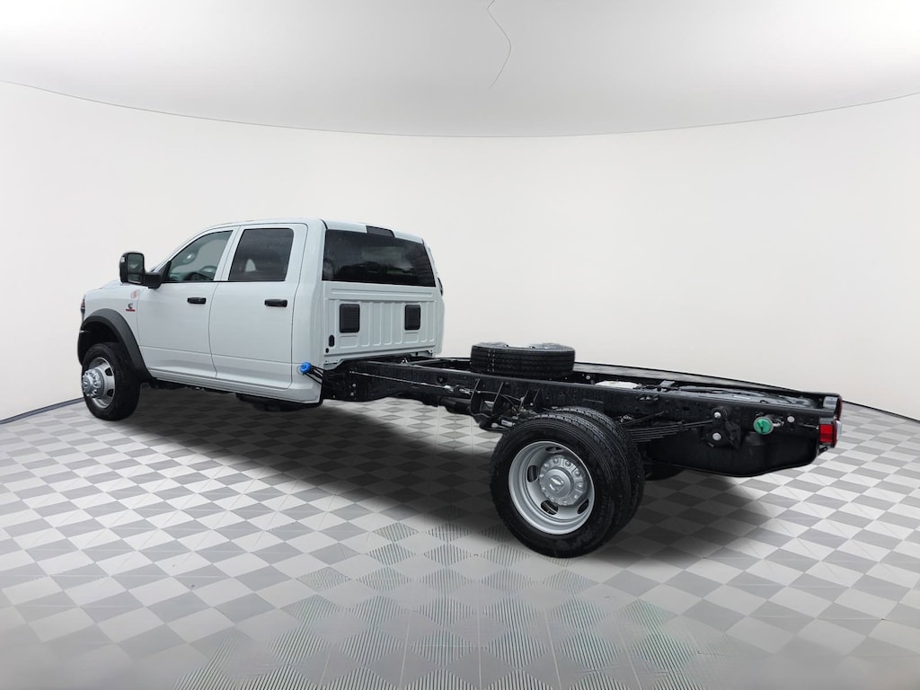 New 2025 Ram 5500 Chassis Cab 5500 TRADESMAN CHASSIS CREW CAB 4X4 84' CA Pickup