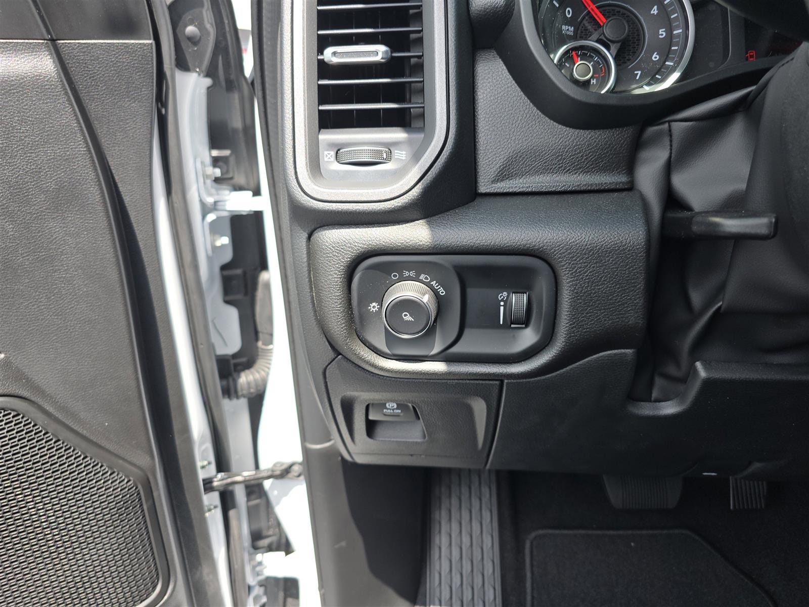 2025 RAM 1500 Tradesman - Photo 38