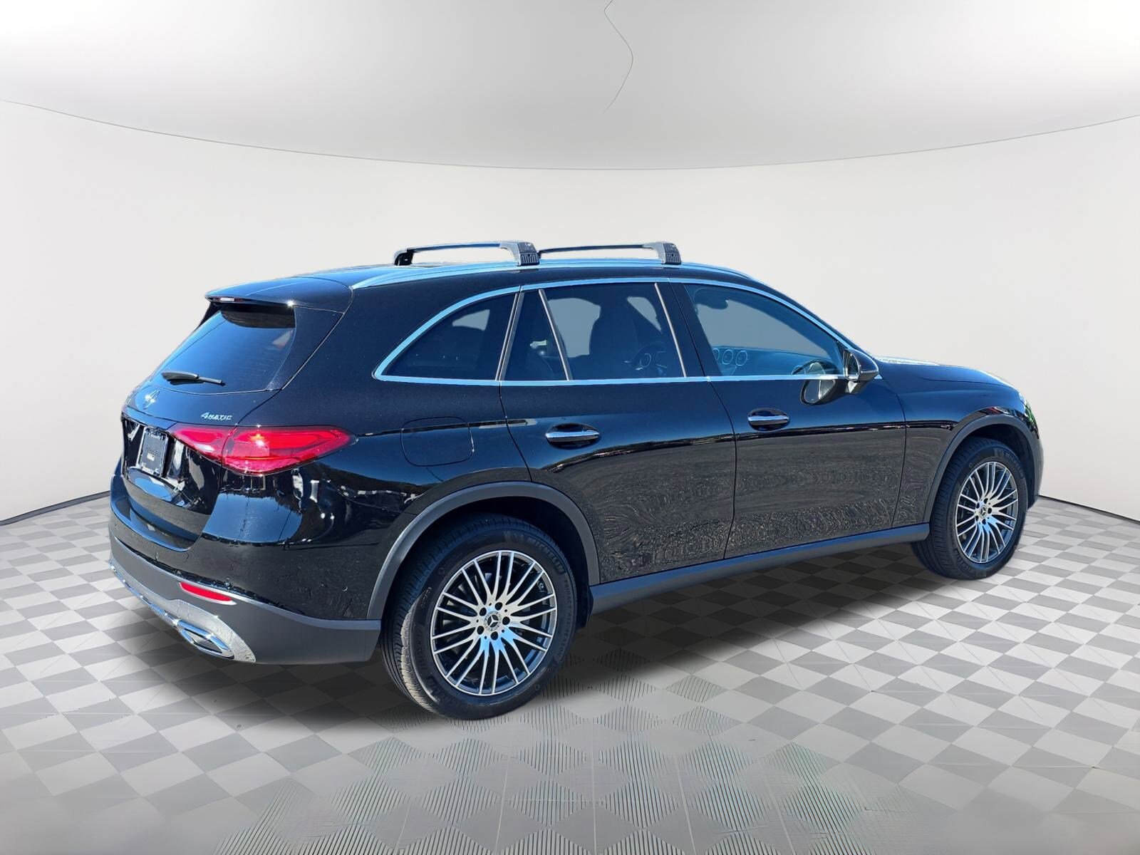 2024 Mercedes Benz GLC 300 photo 3