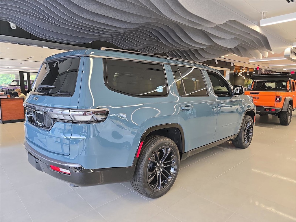 New 2026 Jeep Grand Wagoneer SUMMIT RESERVE 4X4 Sport Utility