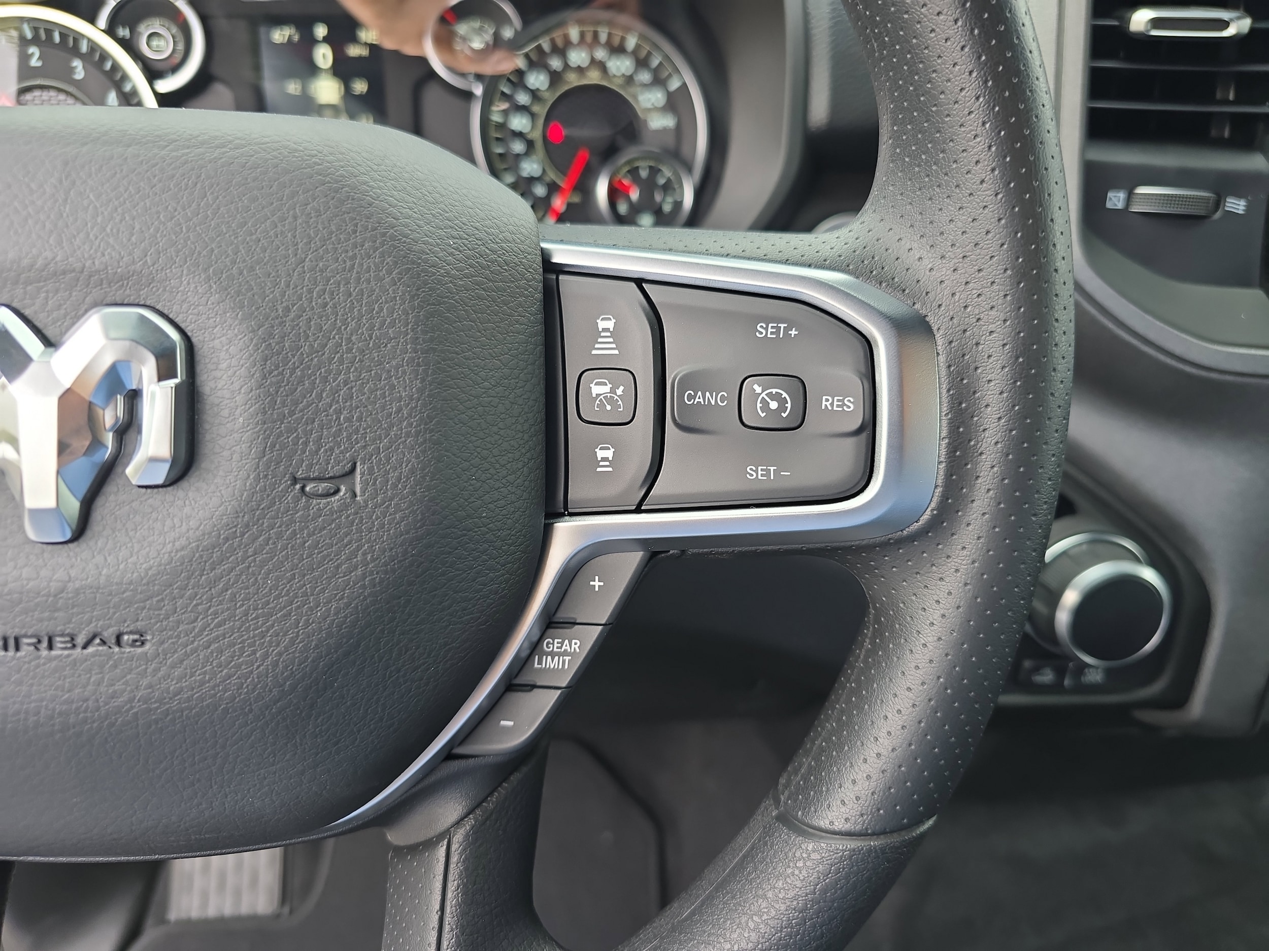 2025 RAM 1500 Tradesman - Photo 32