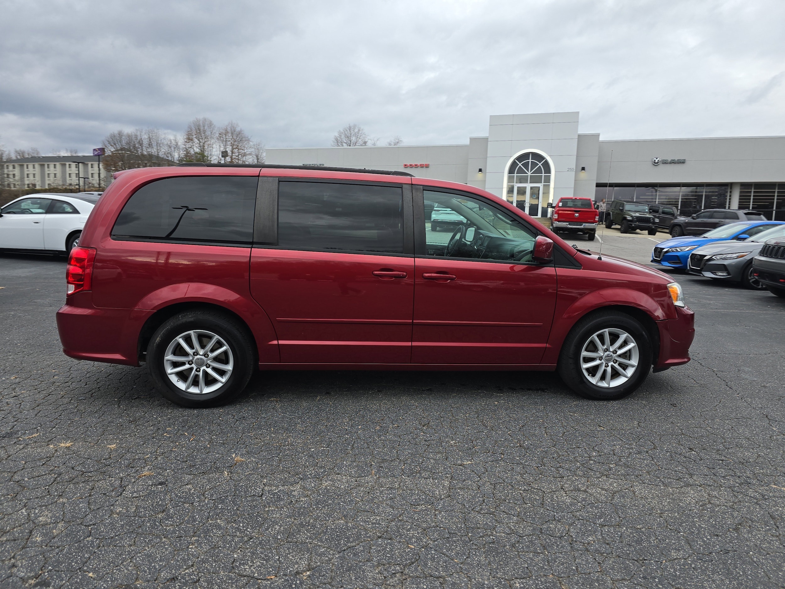 Used 2015 Dodge Grand Caravan SXT with VIN 2C4RDGCG1FR623798 for sale in Asheville, NC