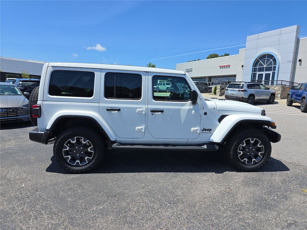 New 2026 Jeep Wrangler 4-DOOR SAHARA Sport Utility