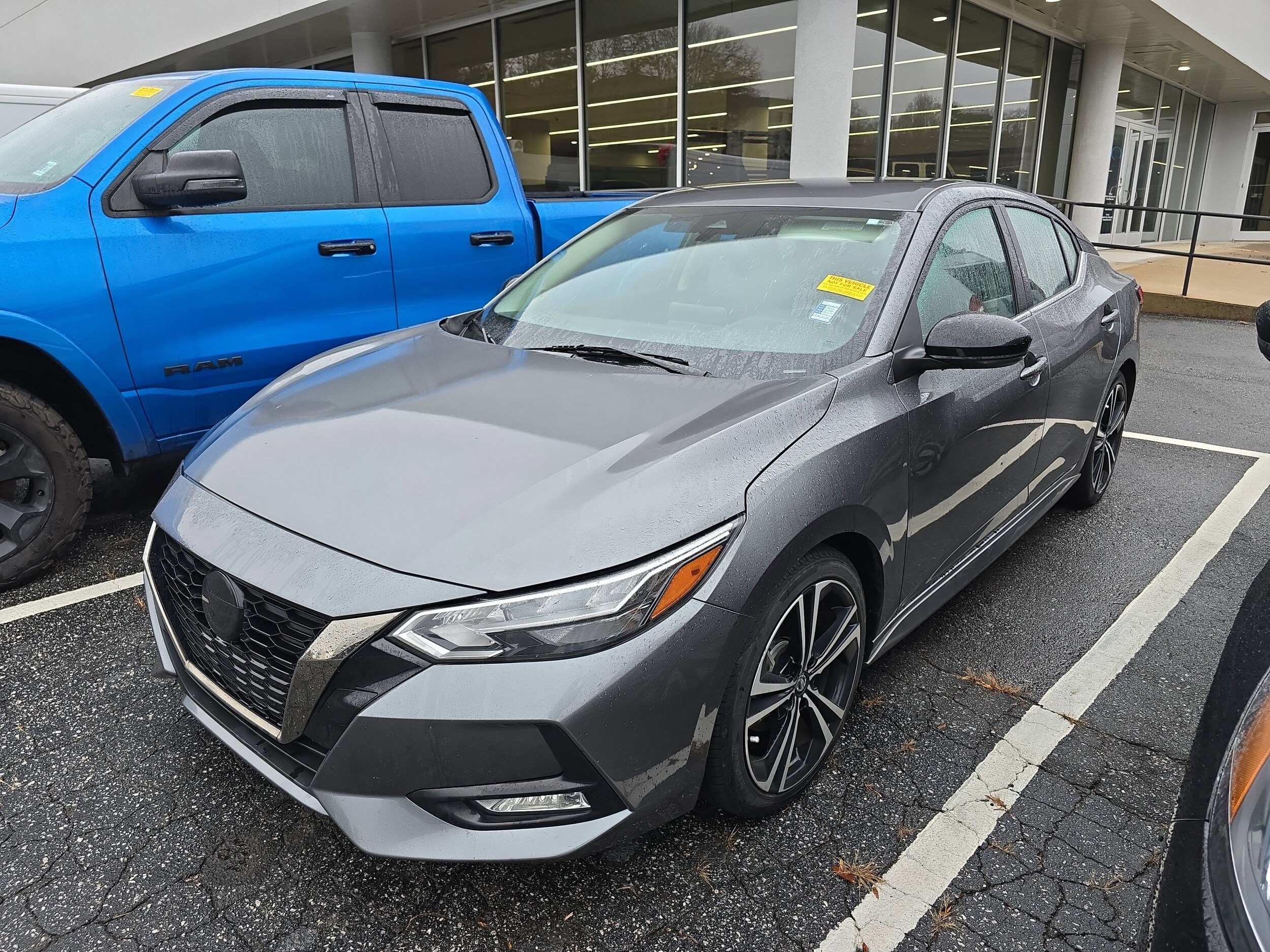 2022 Nissan Sentra SR photo 3