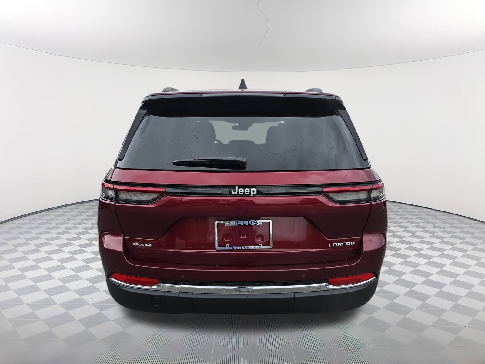 2025 Jeep Grand Cherokee Laredo photo 4