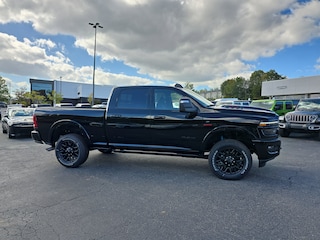 2025 Ram 2500 LIMITED CREW CAB 4X4 6'4 BOX Pickup