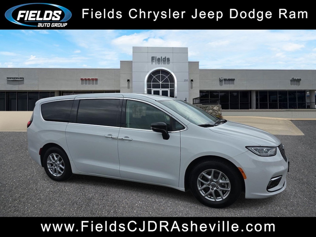 Used 2024 Chrysler Pacifica Touring L Minivan/Van