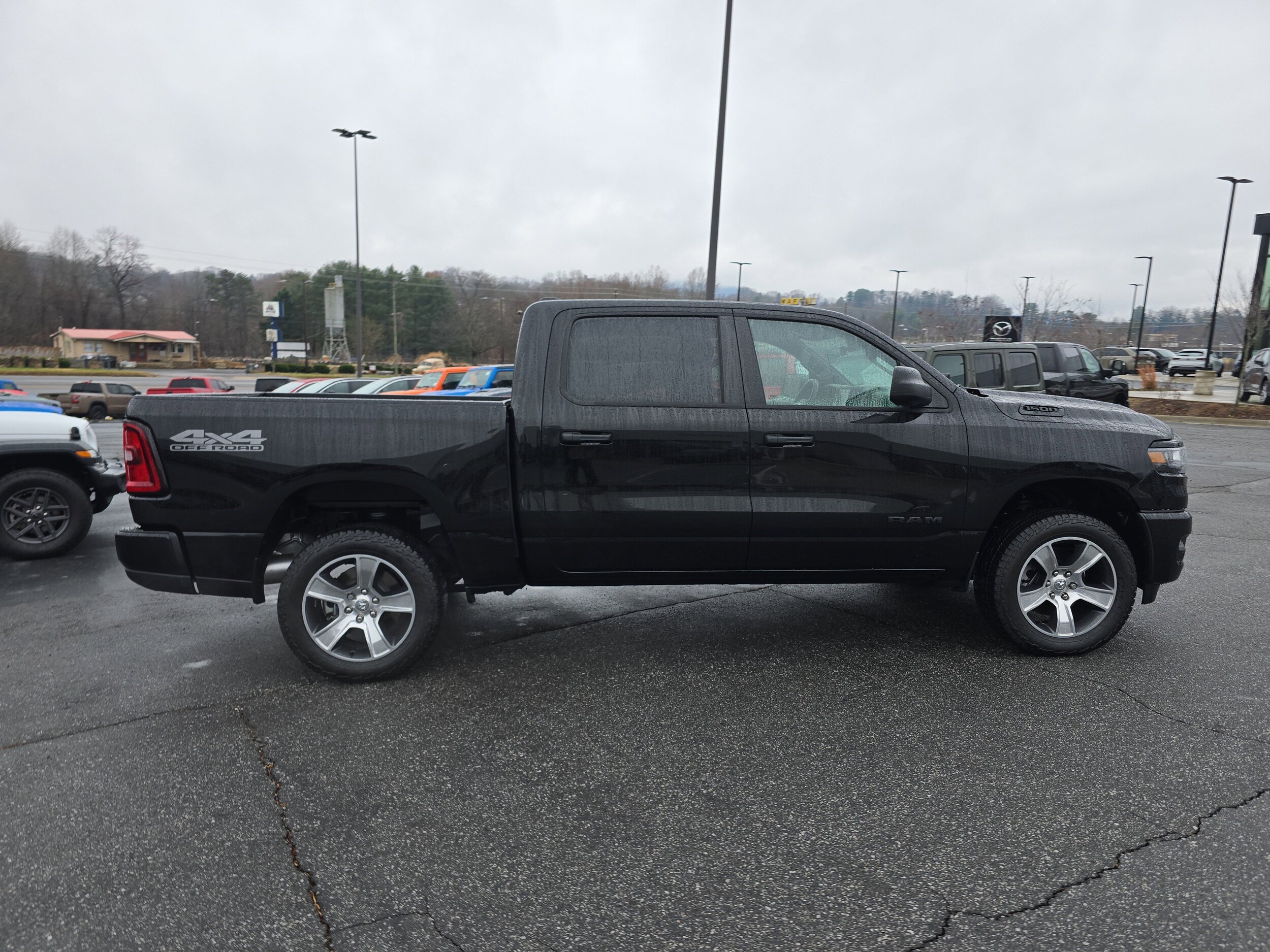 2025 Ram 1500 Tradesman photo 2