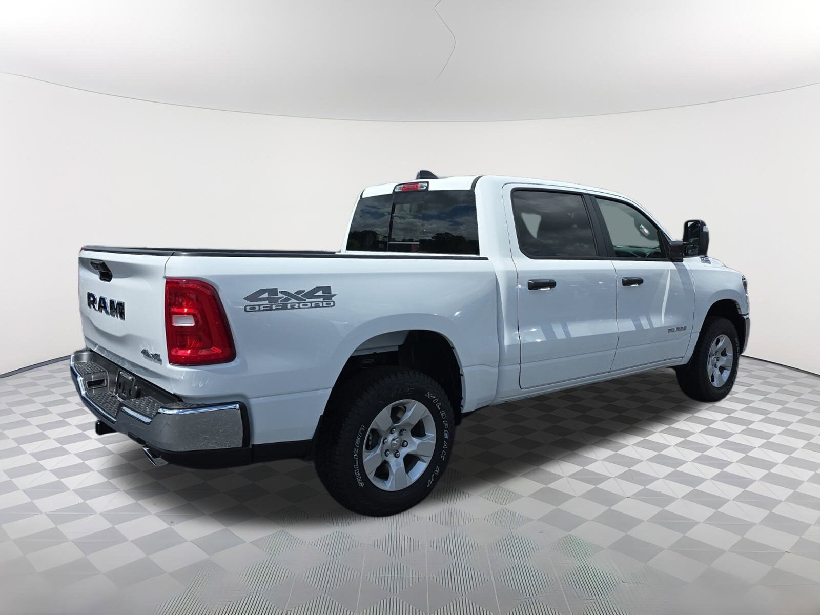 2025 Ram 1500 Tradesman photo 3