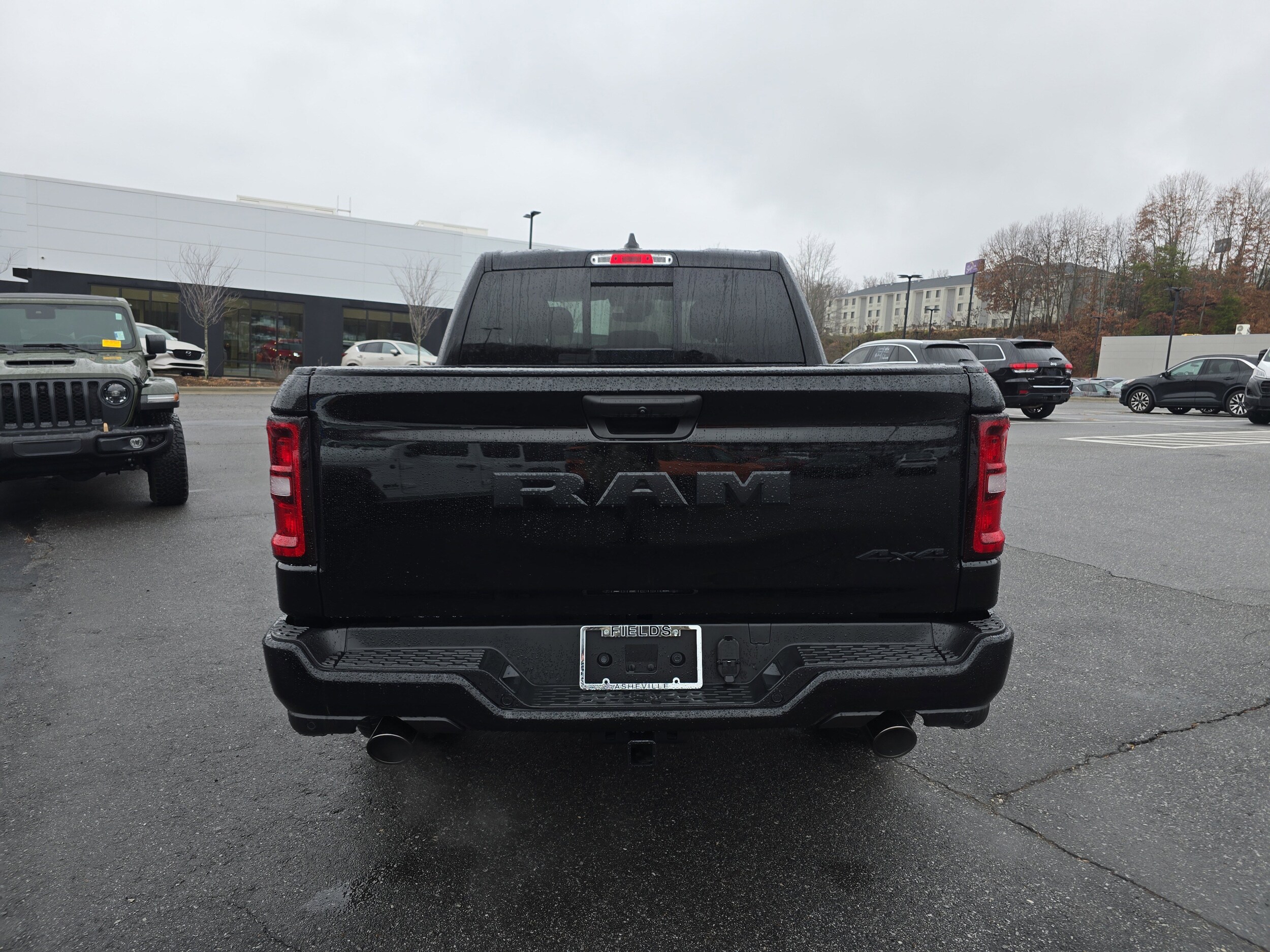 2025 Ram 1500 Tradesman photo 4