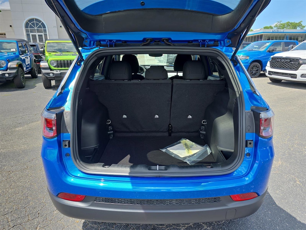 New 2025 Jeep Compass SPORT 4X4 Sport Utility