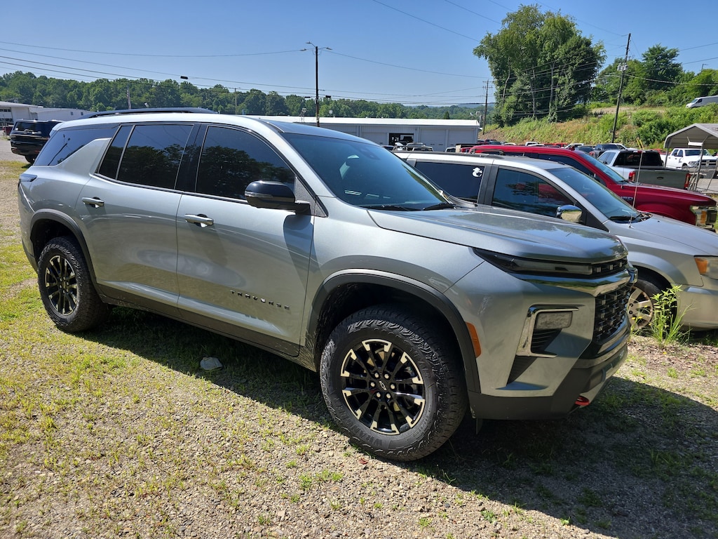 Used 2025 Chevrolet Traverse Z71 SUV