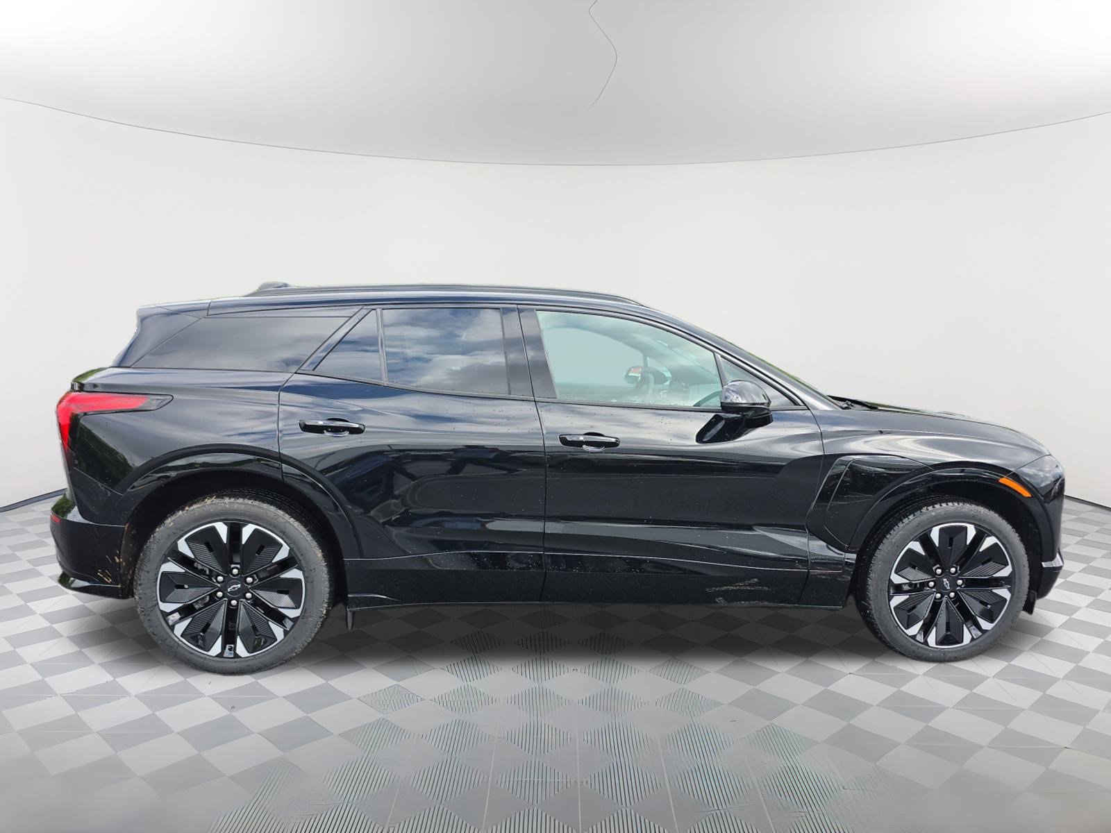 Used 2024 Chevrolet Blazer EV RS with VIN 3GNKDCRJ4RS105602 for sale in Asheville, NC