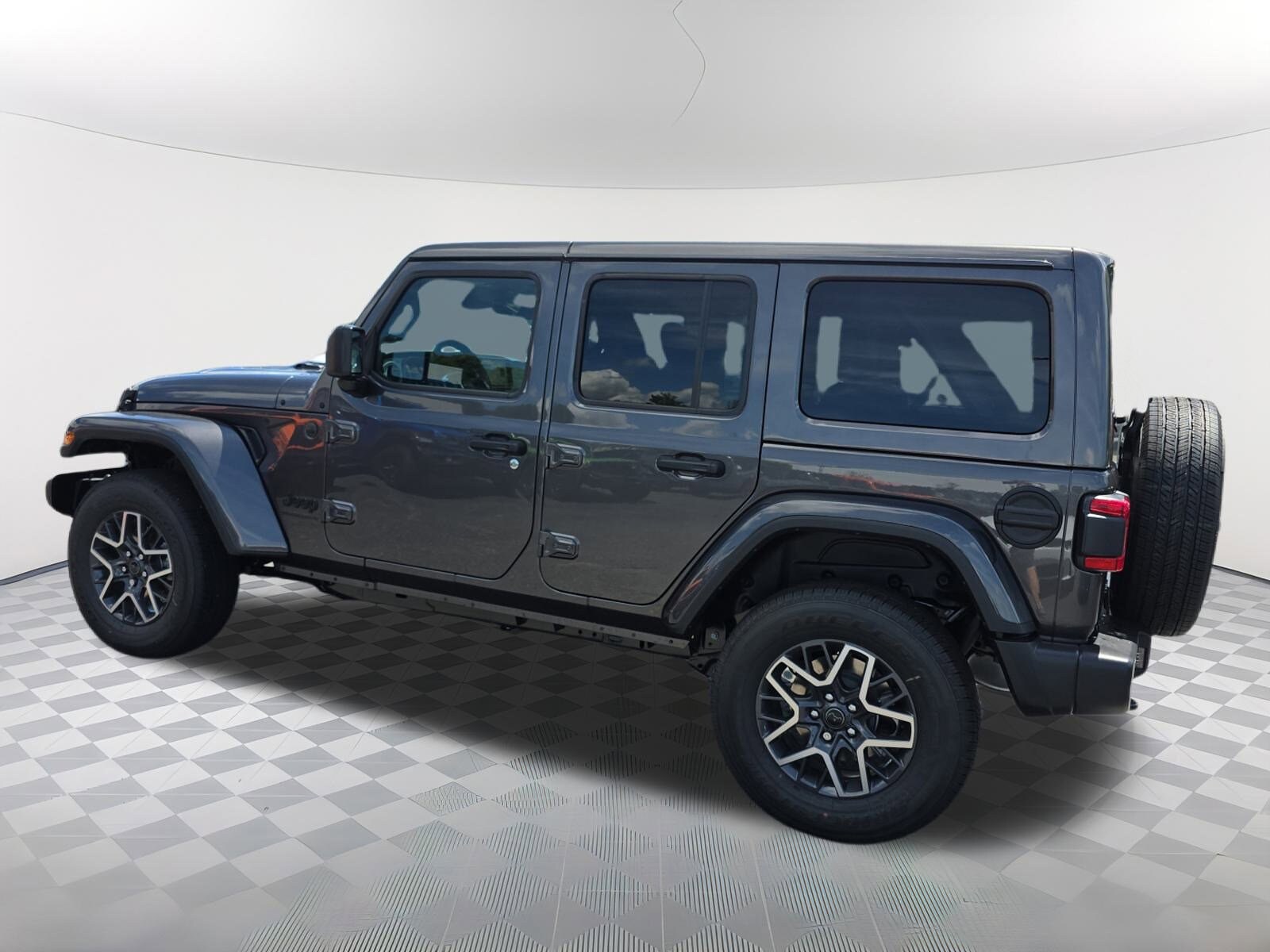 2025 Jeep Wrangler Sahara photo 4