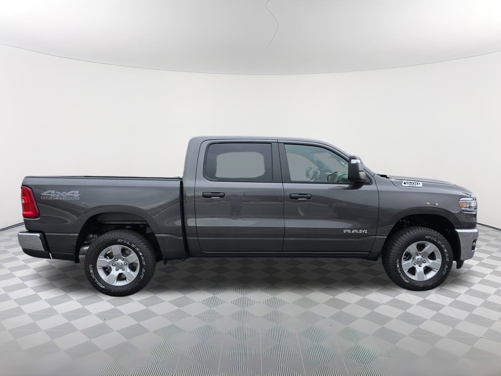 2025 Ram 1500 Tradesman photo 2