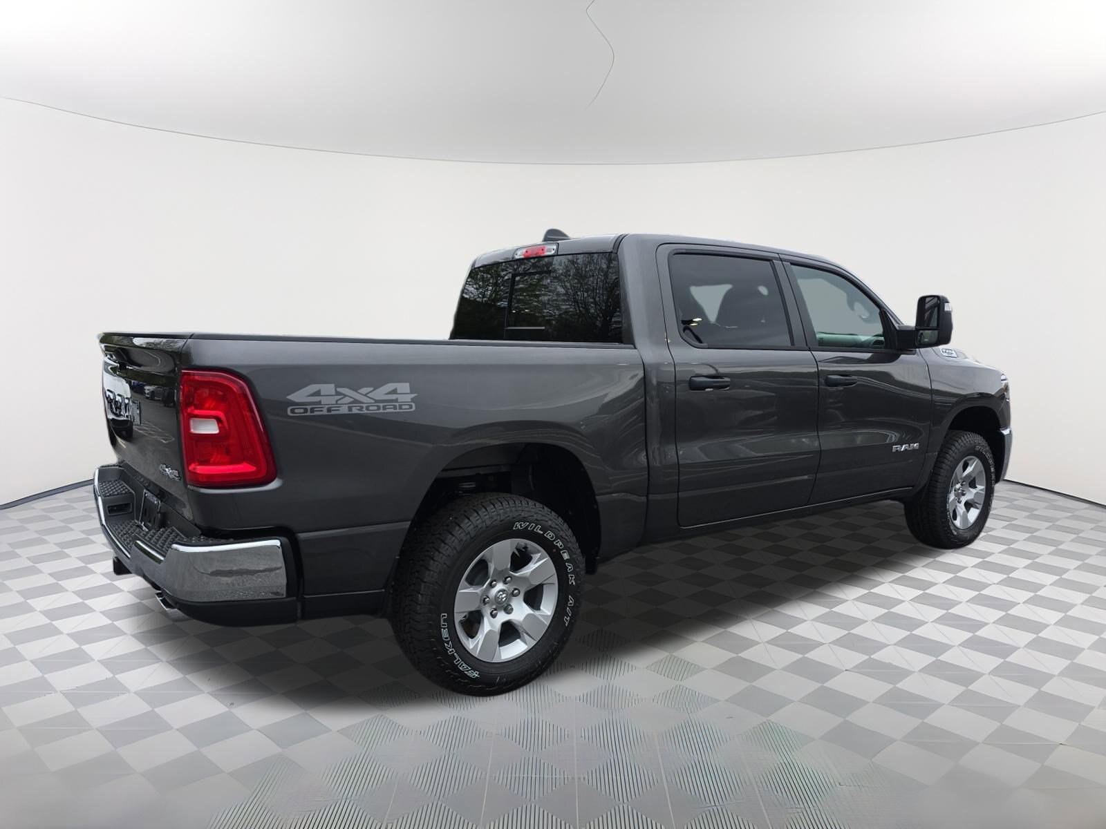 2025 Ram 1500 Tradesman photo 3