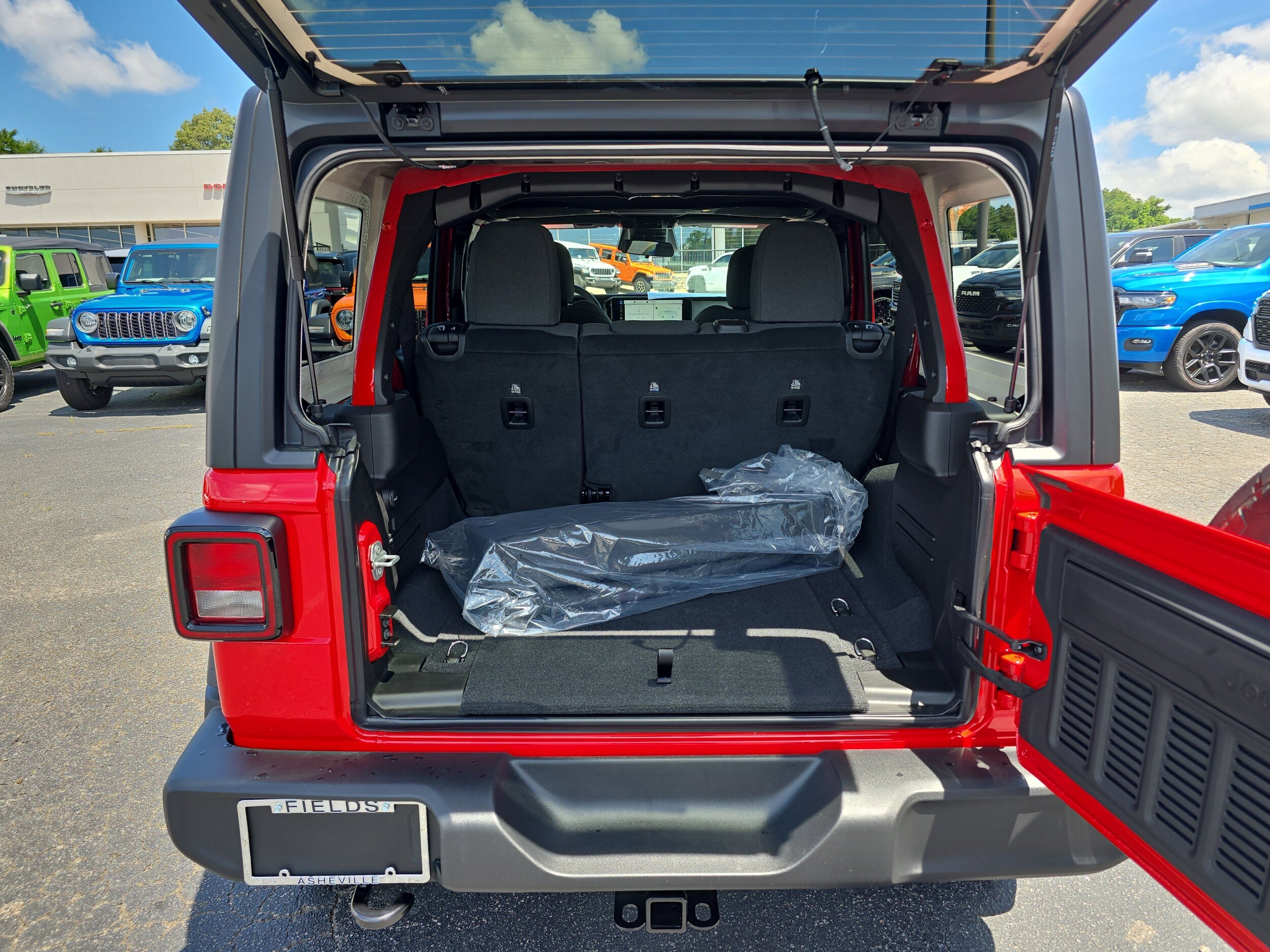 2025 Jeep Wrangler Sport S photo 3