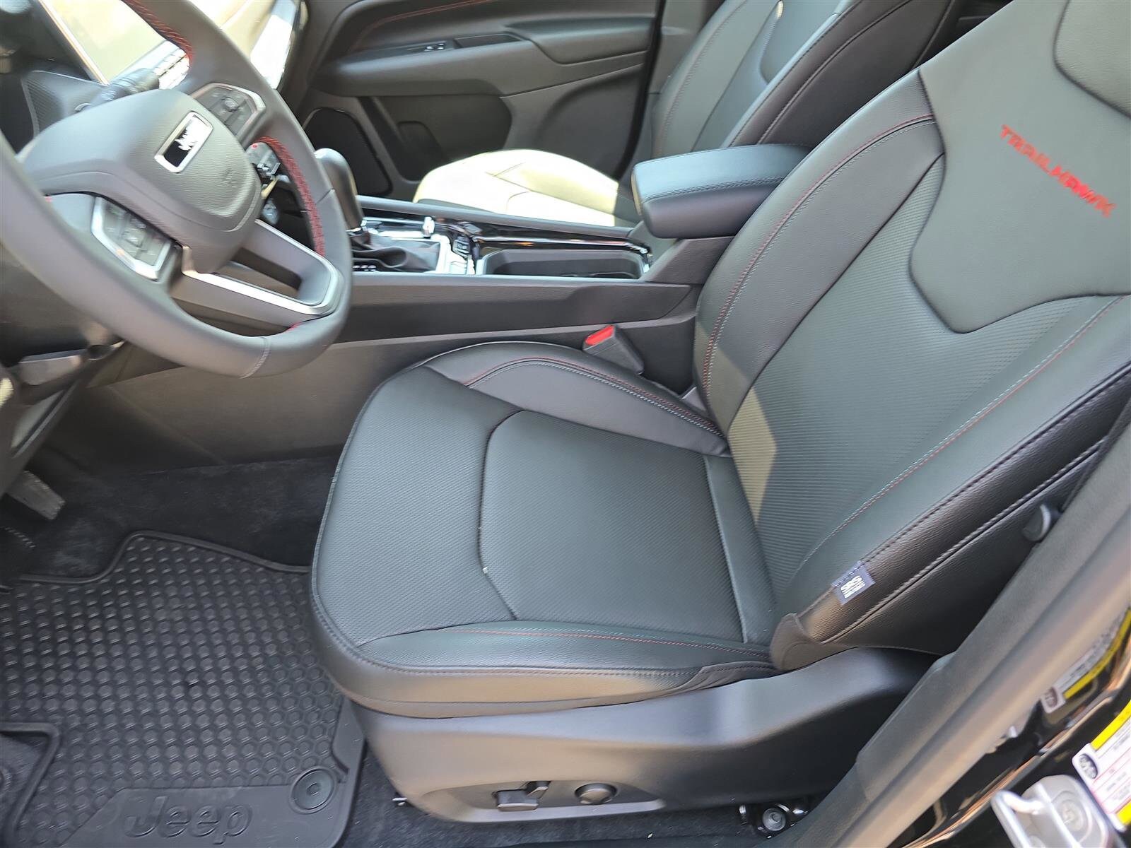 2025 Jeep Compass Trailhawk - Photo 25