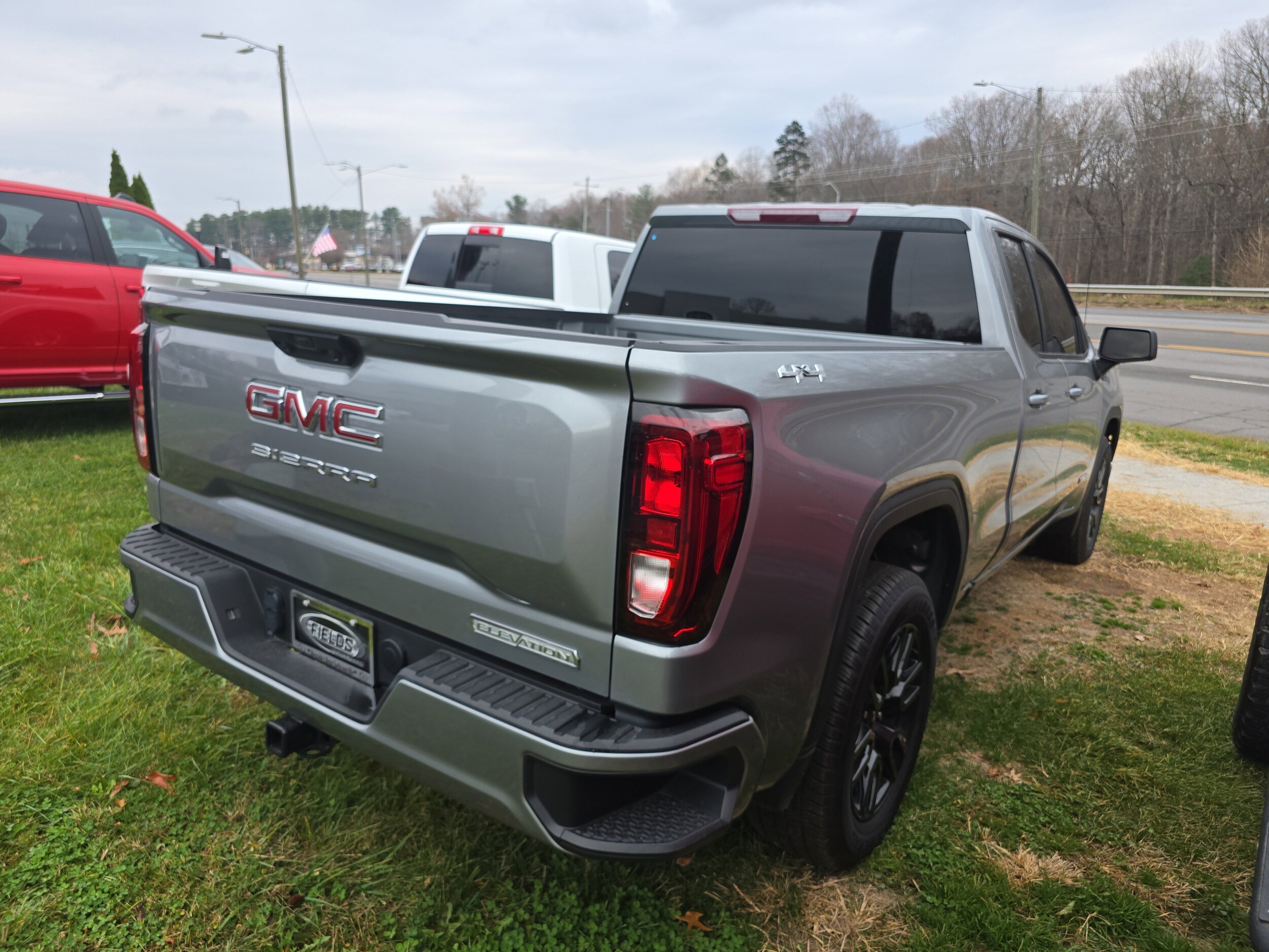 2024 Gmc Sierra 1500 Elevation photo 2
