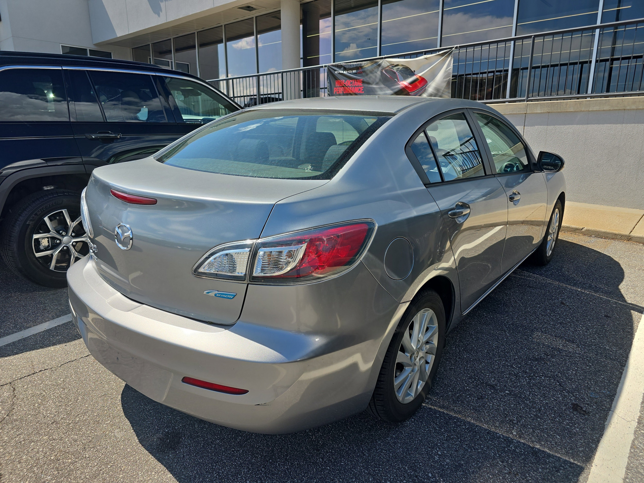 Used 2012 Mazda MAZDA3 i Touring with VIN JM1BL1V72C1700032 for sale in Asheville, NC