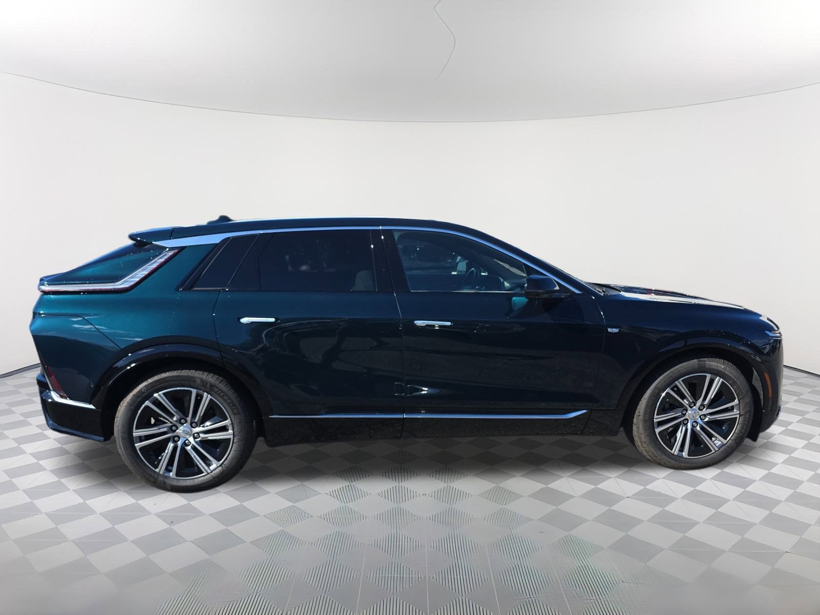 Used 2025 Cadillac LYRIQ Luxury 2 with VIN 1GYKPRRL9SZ312493 for sale in Asheville, NC