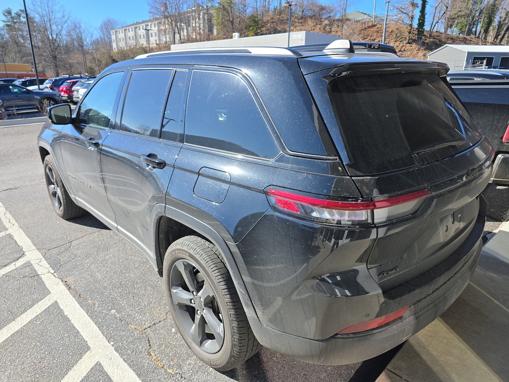 Used 2023 Jeep Grand Cherokee Altitude SUV