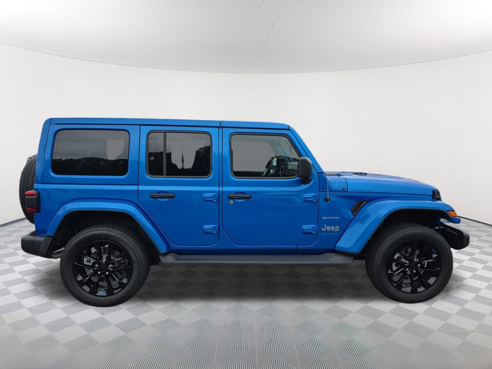 2023 Jeep Wrangler Sahara 4xe photo 2