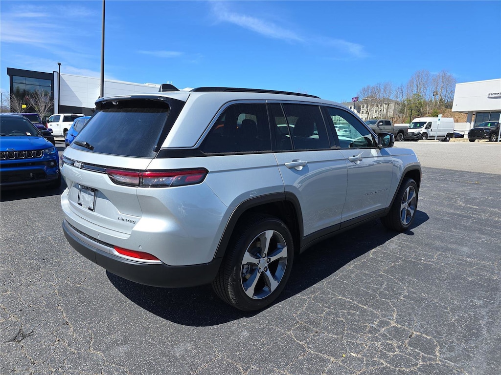 New 2026 Jeep Grand Cherokee LIMITED 4X4 Sport Utility