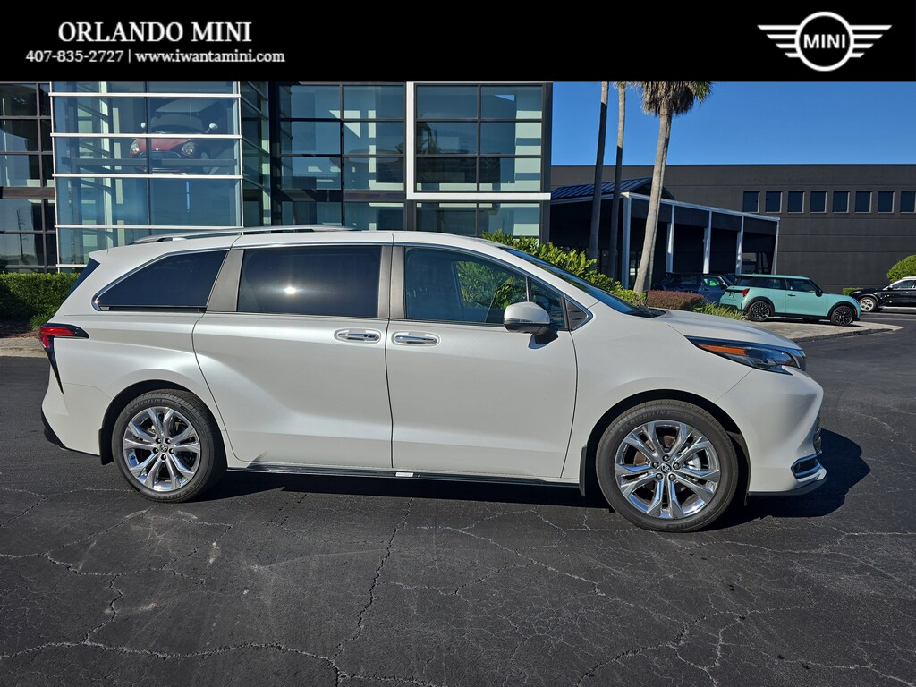 Used 2024 Toyota Sienna Platinum Platinum FWD 7-Passenger