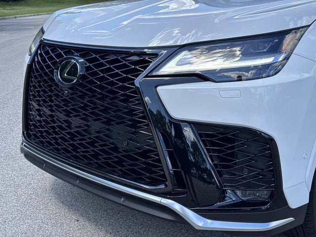 2026 Lexus LX 700h F-Sport - Photo 10