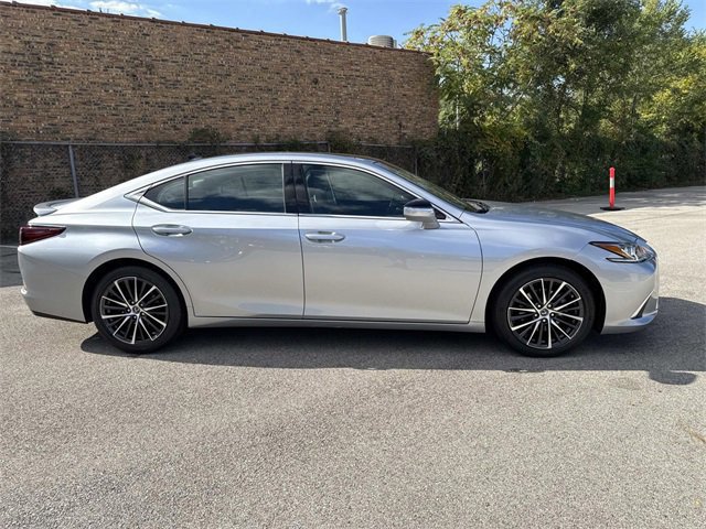 2022 Lexus ES 350 photo 4