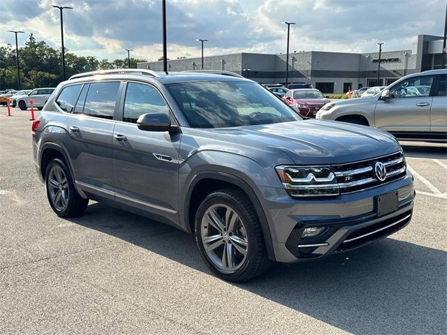 2019 Volkswagen Atlas V6 SE Technology R-Line photo 2