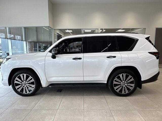 2026 Lexus LX 700h Luxury - Photo 7