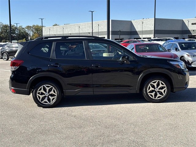 2020 Subaru Forester Premium photo 4