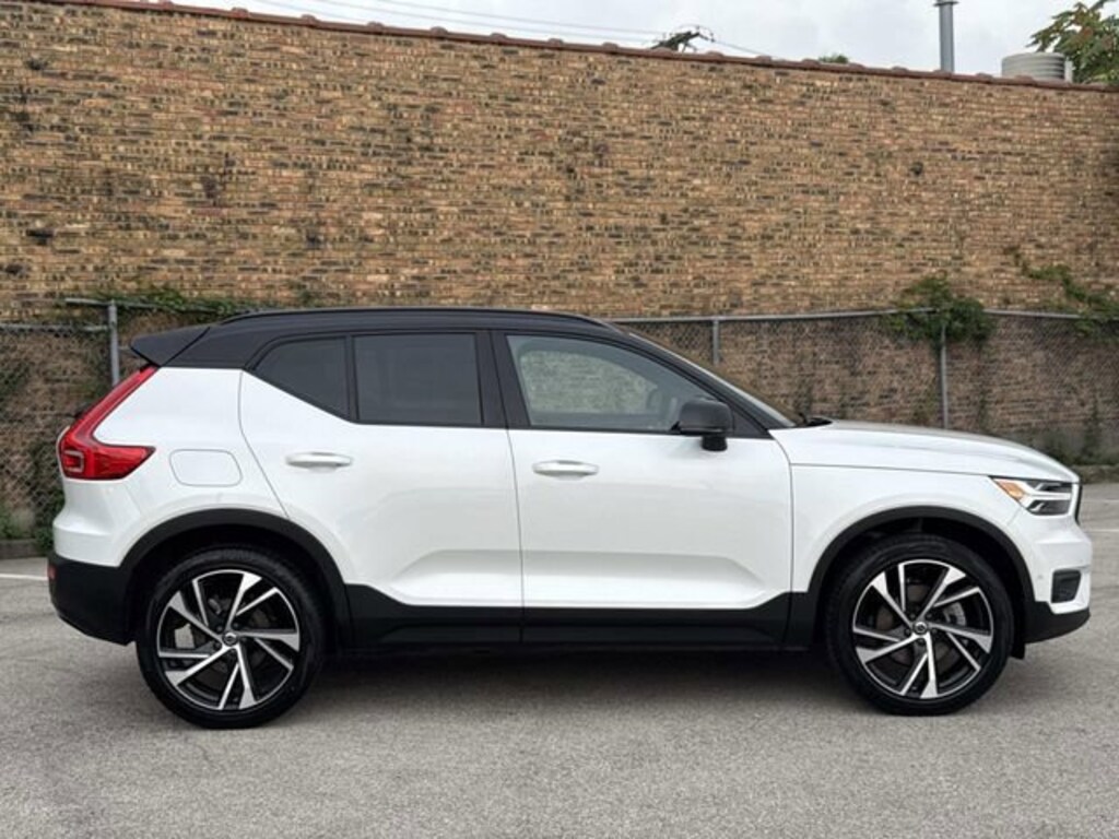 Used 2022 Volvo XC40 T5 AWD R-Design SUV