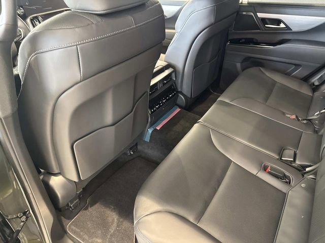 2026 Lexus LX 700h F-Sport - Photo 13